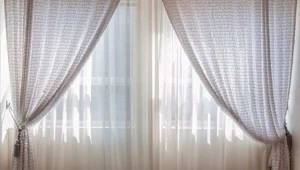 Limpieza de cortinas: por qué es importante y cómo mantenerlas